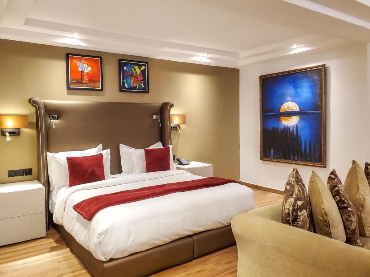 Victoria Crown Plaza Hotel ลากอส ภายนอก รูปภาพ