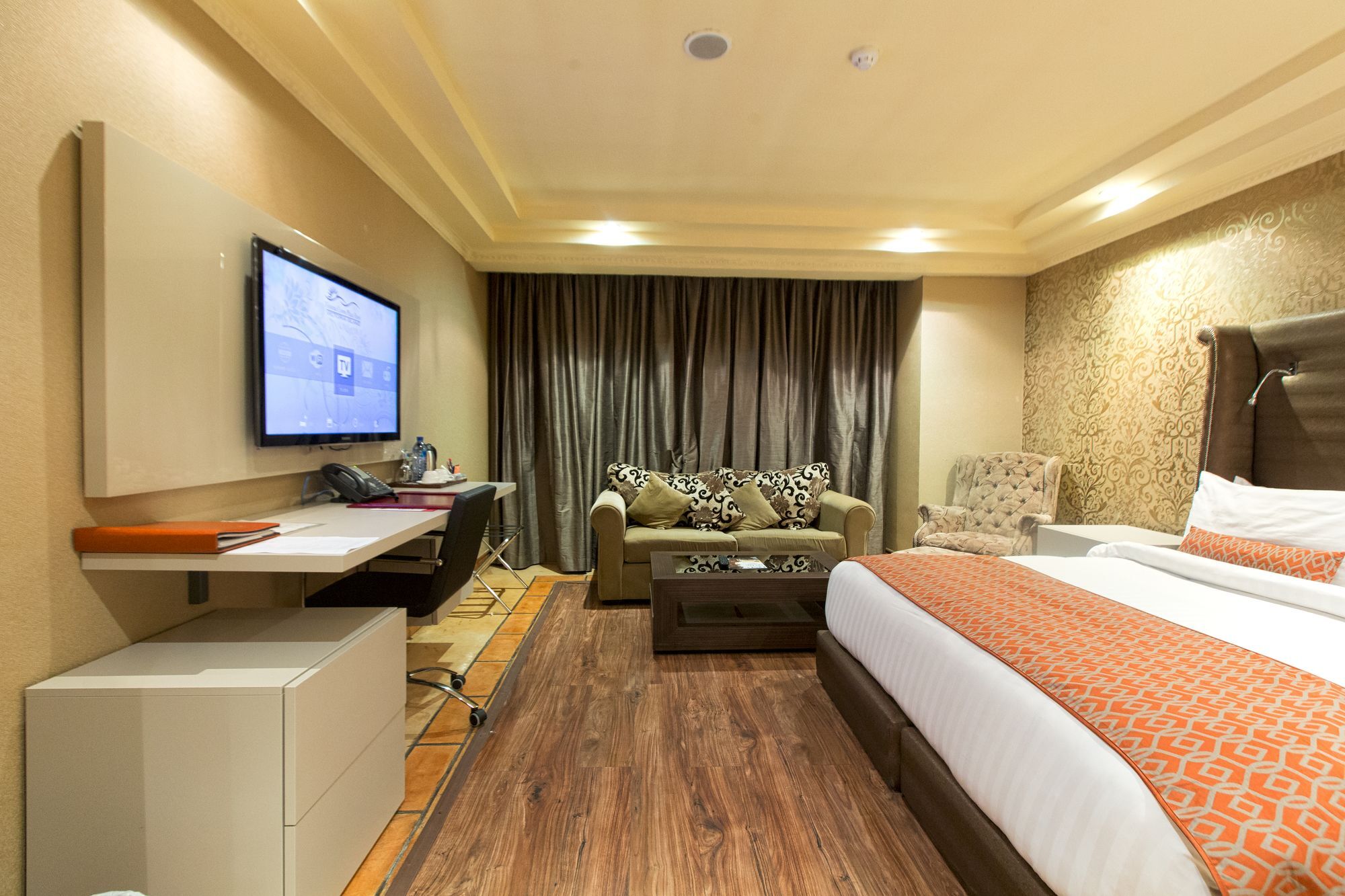 Victoria Crown Plaza Hotel ลากอส ภายนอก รูปภาพ