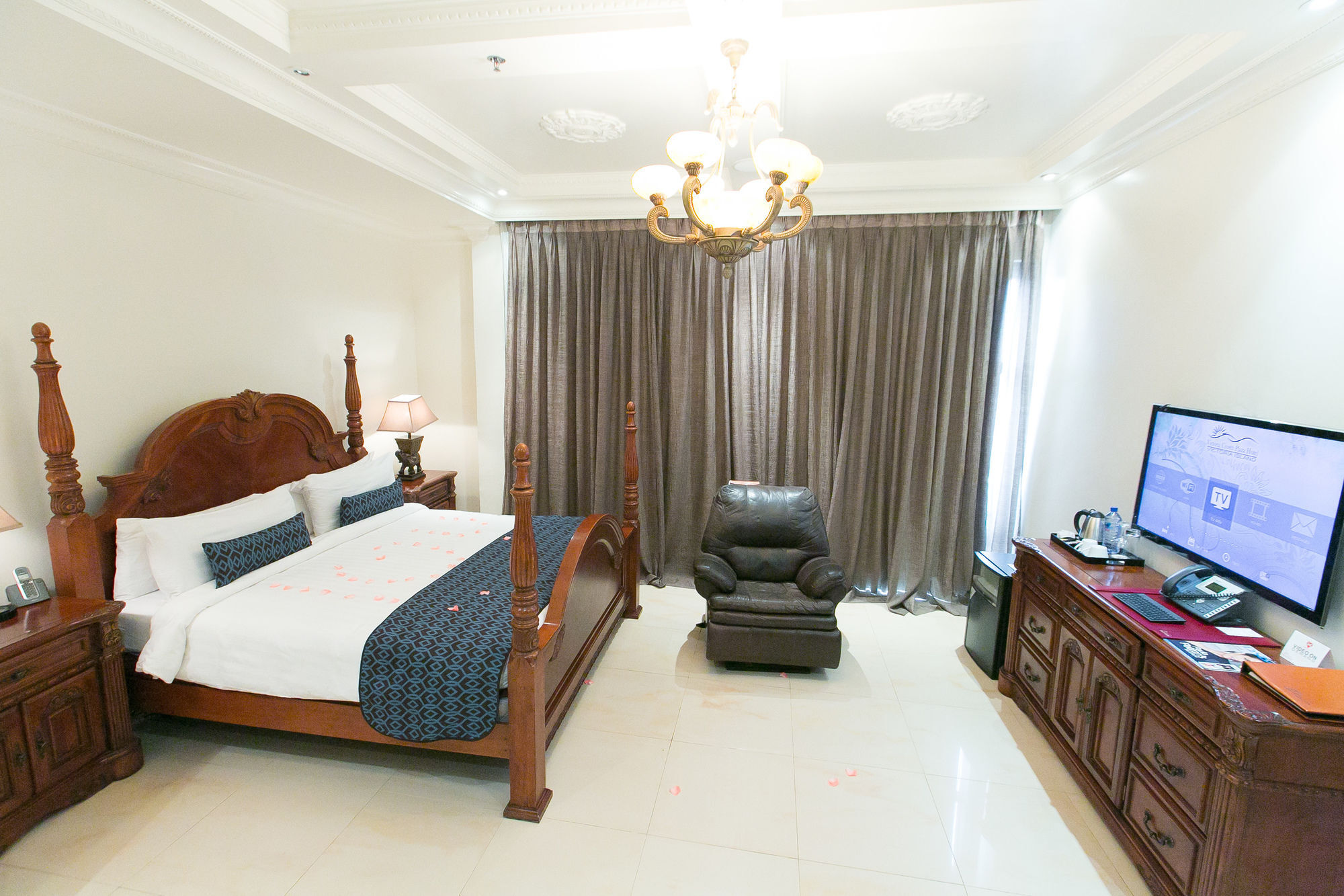 Victoria Crown Plaza Hotel ลากอส ภายนอก รูปภาพ